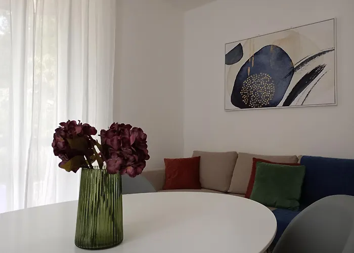 Flat 14 Lecco Апартаменты Калольциокорте