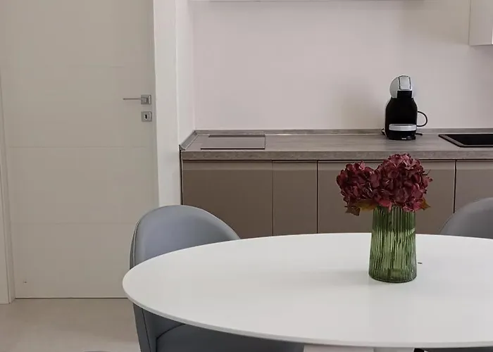 Flat 14 Lecco Апартаменты Калольциокорте