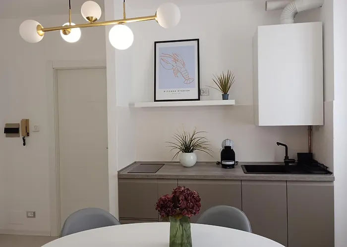Flat 14 Lecco Апартаменты Калольциокорте